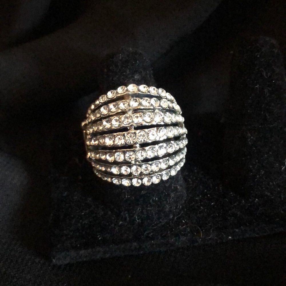 Silver Stretchy Ring with Sparkling stones